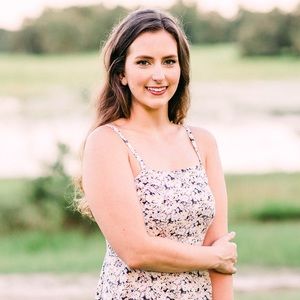 Meet your Posher, Elaina